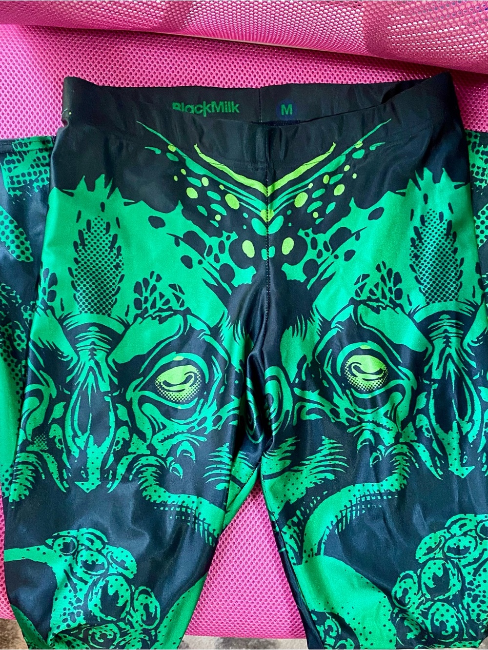 Cthulhu Leggings - Discontinued Print - Size M - Picture 2 of 5